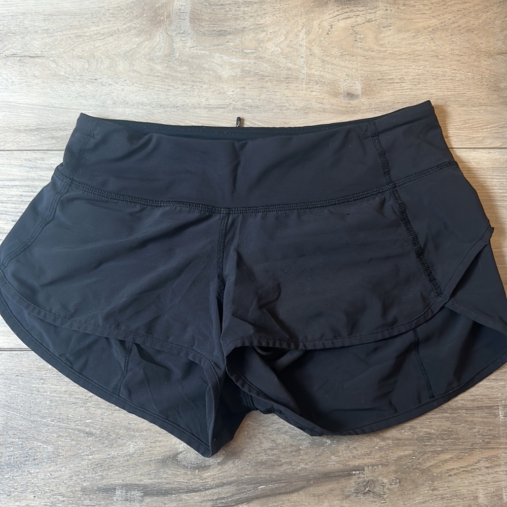 LULULEMON SPEED UP LOW RISE 2.5” BLACK SHORTS